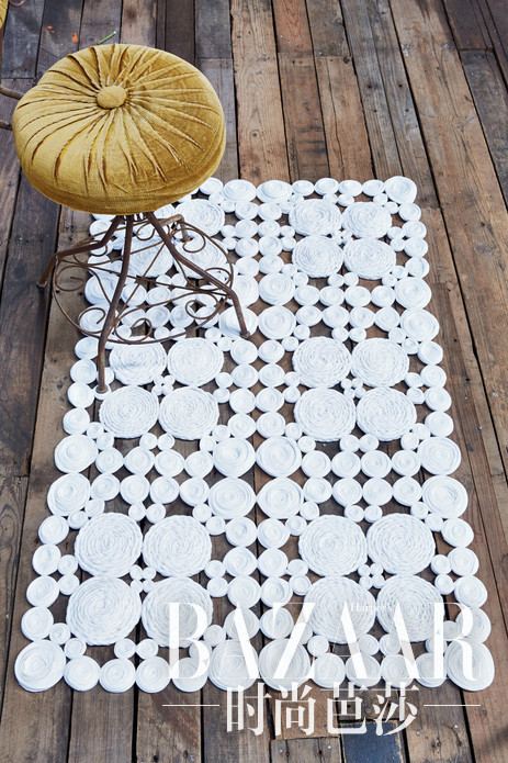 手工制造立体镂花桌垫，高雅品味别具一格，让你的家庭优雅有情调。