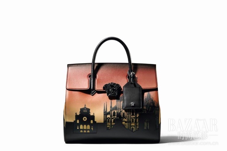 Versace ǰȫΧڷˡ 7 Bags For 7 Cities ߳ߴ ƴ⣬ Versace ŶӴӲĳƬѡƷ֮תΪԪӡִ֮ϣӶ߿ݻر Versace Palazzo Empire ִǷֱţۡŦԼ衢ʥ޺ͶĳߴĦǶ¾ÿر Versace Palazzo Empire ִʮֻ
